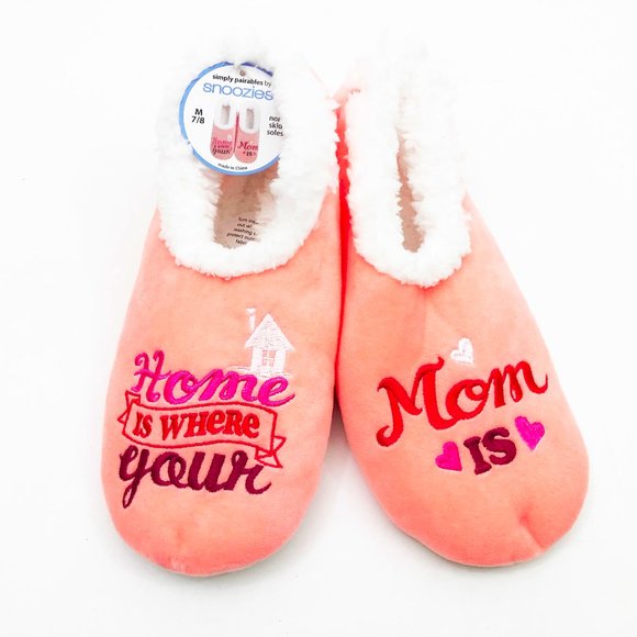 NWT Snoozies Women's Slippers Home is Where Your Mom is Non Skid Soles M-7/8 Ora - Picture 1 of 5